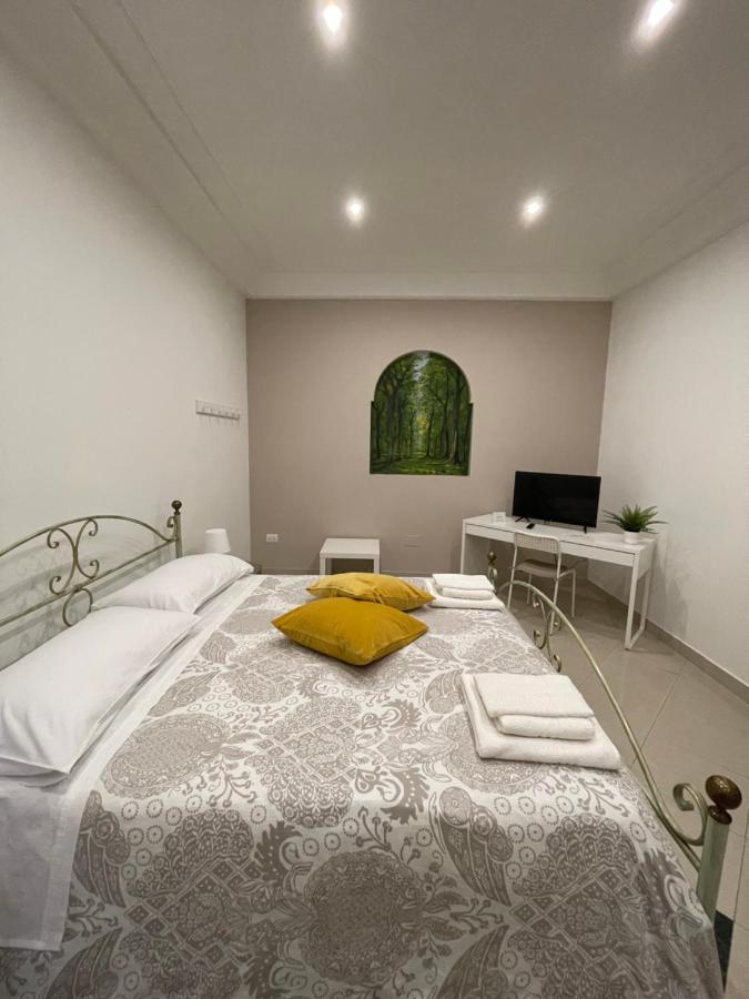 Napule E ... Hotel Napels Buitenkant foto