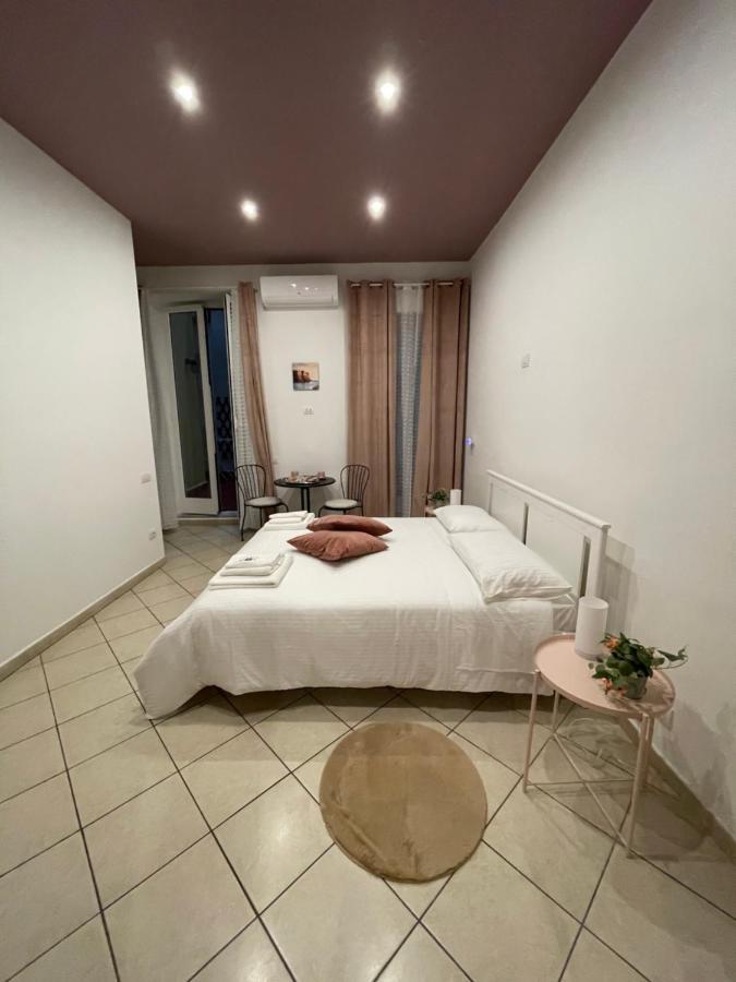 Napule E ... Hotel Napels Buitenkant foto