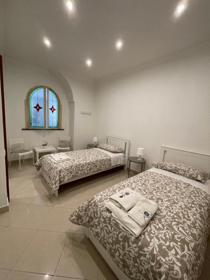 Napule E ... Hotel Napels Buitenkant foto
