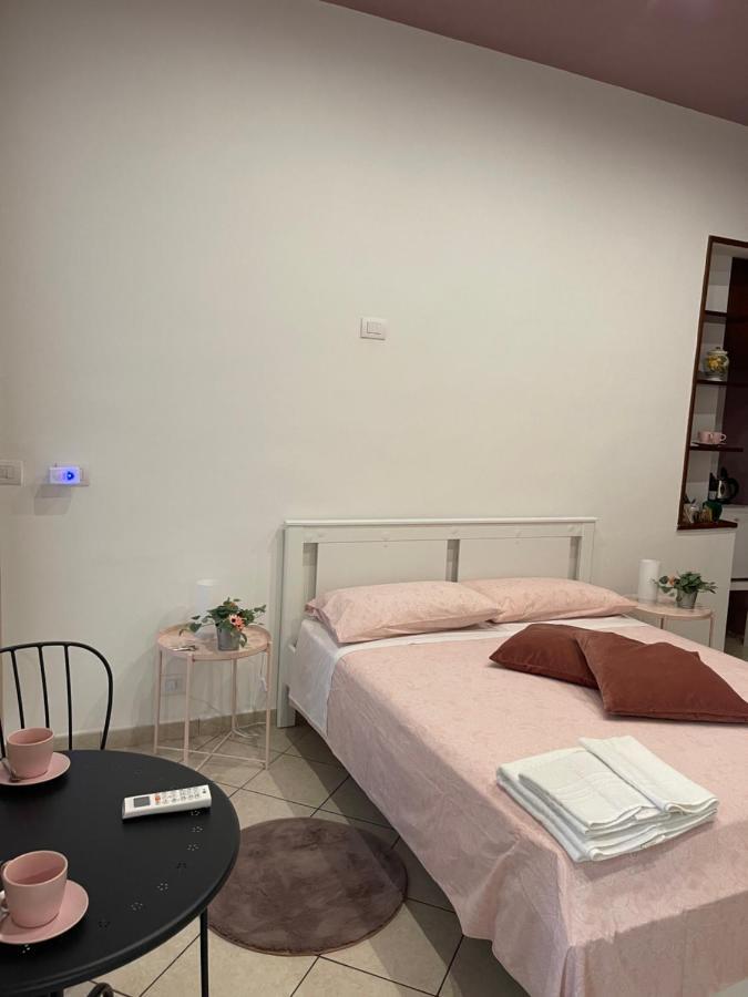 Napule E ... Hotel Napels Buitenkant foto