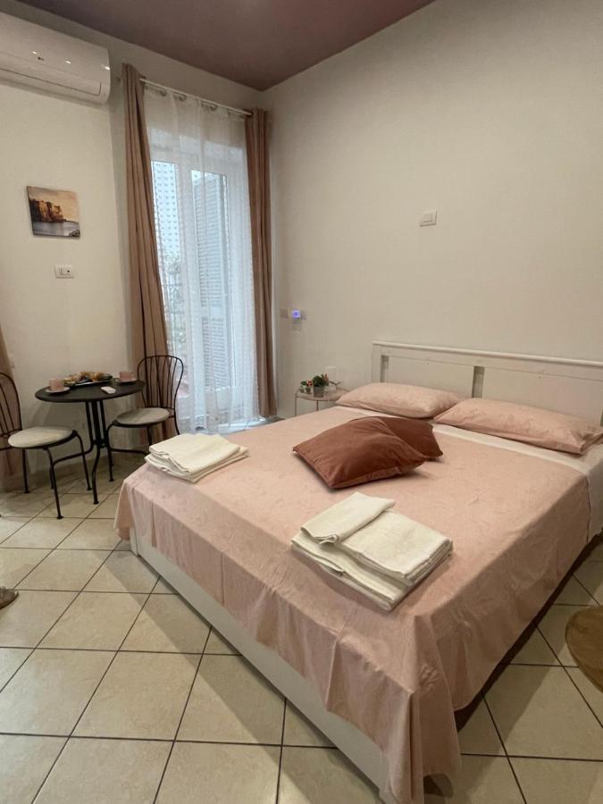 Napule E ... Hotel Napels Buitenkant foto