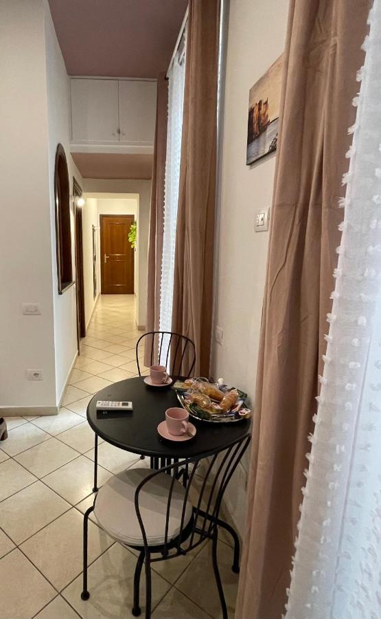 Napule E ... Hotel Napels Buitenkant foto